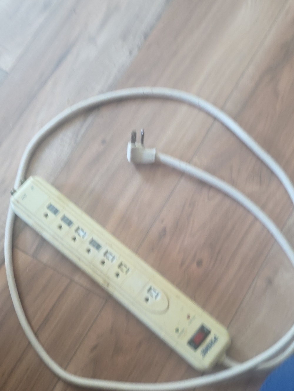 White Multi-Outlet Power Strip with Safety Switch